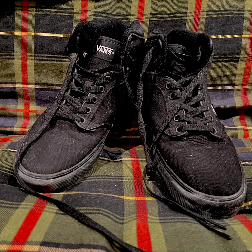 vans Sk8 Hi Black men’s size 11 only ever one a few times, near mint.